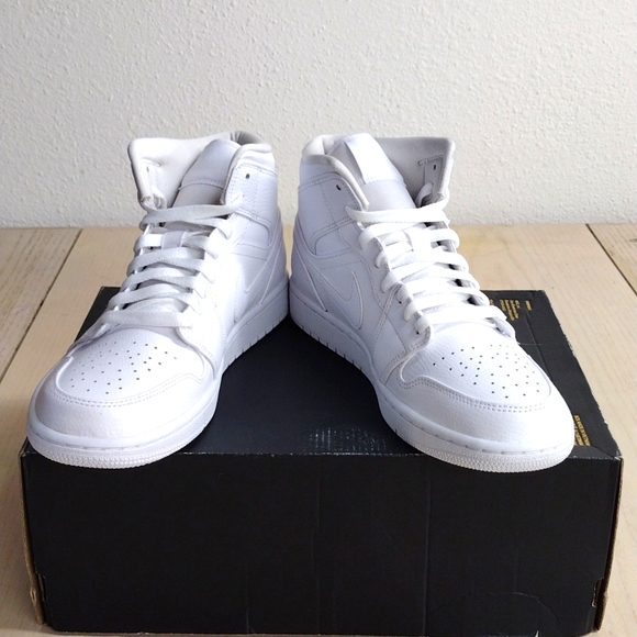 AIR JORDAN 1 MID-CUT BASKETBALL SHOES! - Picture 1 of 8